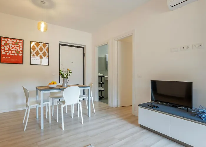 Urban Oasis Labicana With Patio 2 - Free Parking Daire
