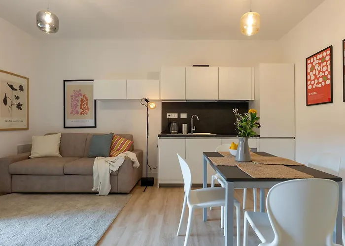 Urban Oasis Labicana With Patio 2 - Free Parking