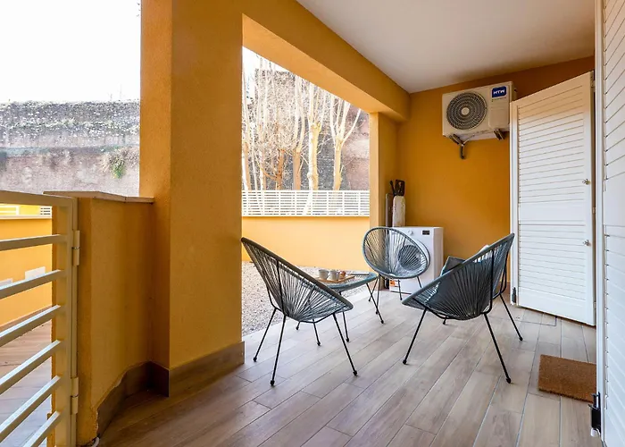 Urban Oasis Labicana With Patio 2 - Free Parking