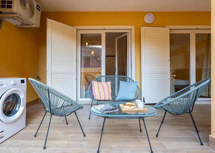 Urban Oasis Labicana With Patio 2 - Free Parking Apartment